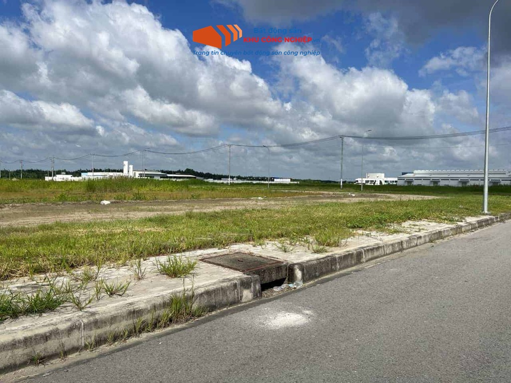 Bán 4000 m2 đất công nghiệp trong KCN Hải Sơn, Huyện Đức Hoà, Tỉnh Long An