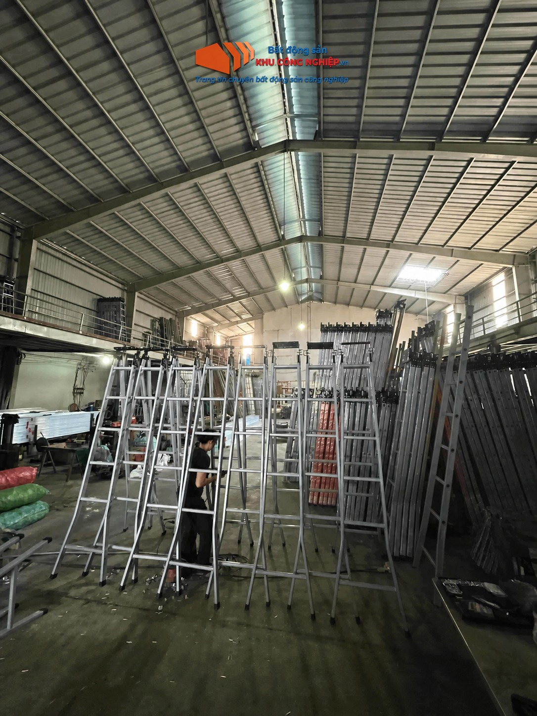 Bán/Cho thuê kho xưởng 1100m2 Lê Minh Xuân, Bình Chánh