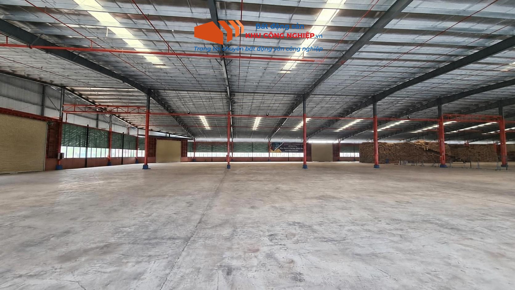 Bán / cho thuê kho xưởng 18000m2 trong KCN Long Giang, Tiền Giang