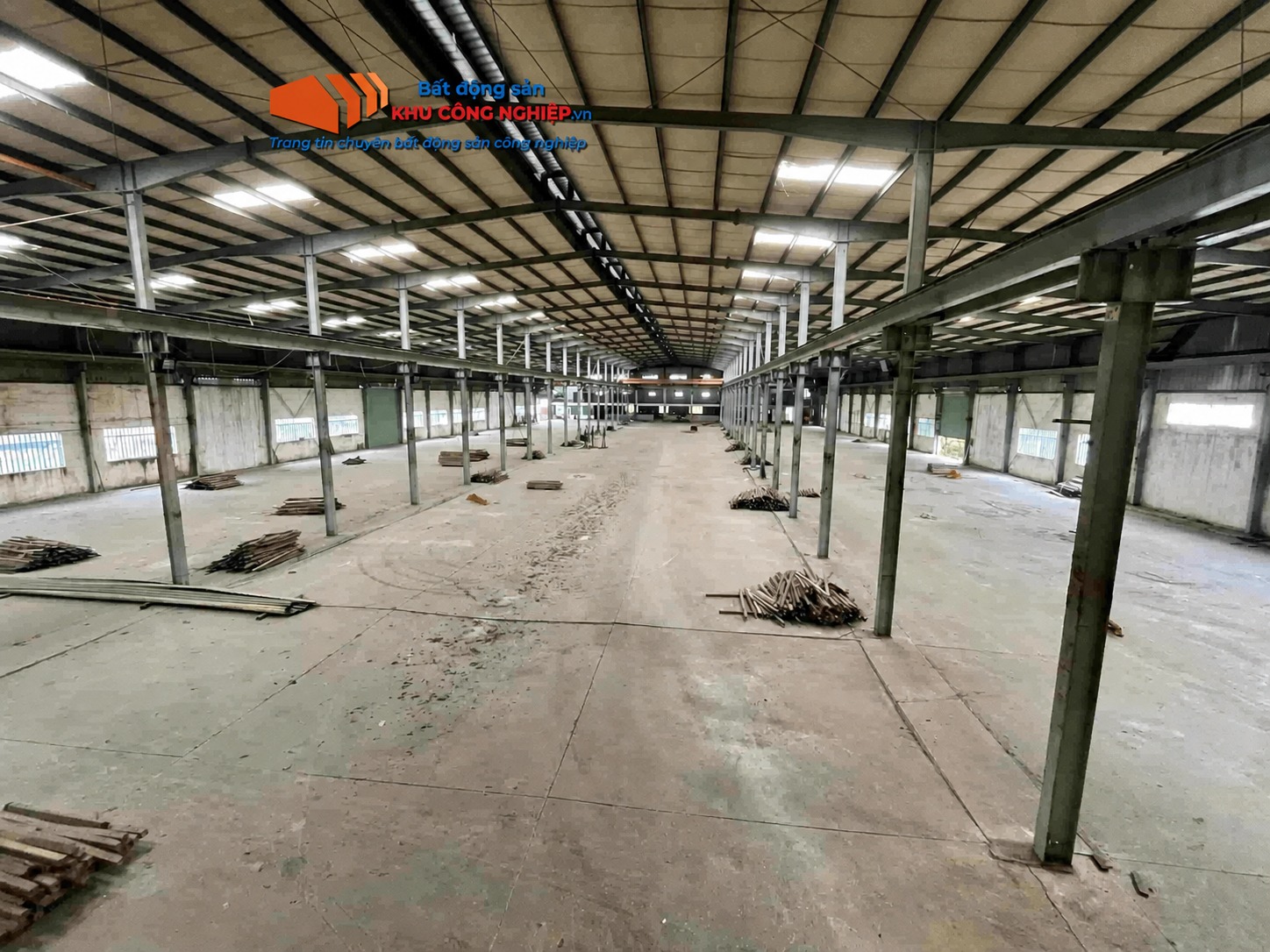 Bán nhà xưởng 2 mặt tiền 9332m2 KCN Hải Sơn