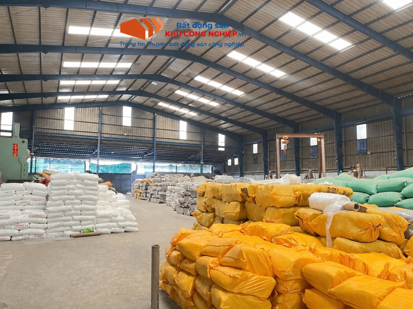Bán nhà xưởng 2350m2 mặt tiền Nguyễn Văn Dương, Đức Hòa, Long An