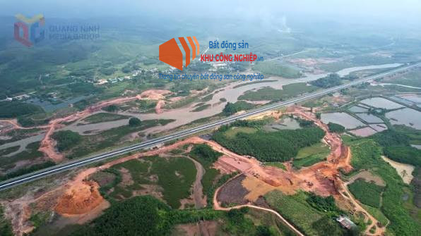 Tăng tốc nút giao cao tốc nối cửa khẩu Bắc Phong Sinh